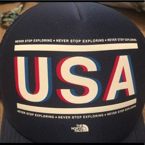 New W/O tags The North Face USA Trucker Hat